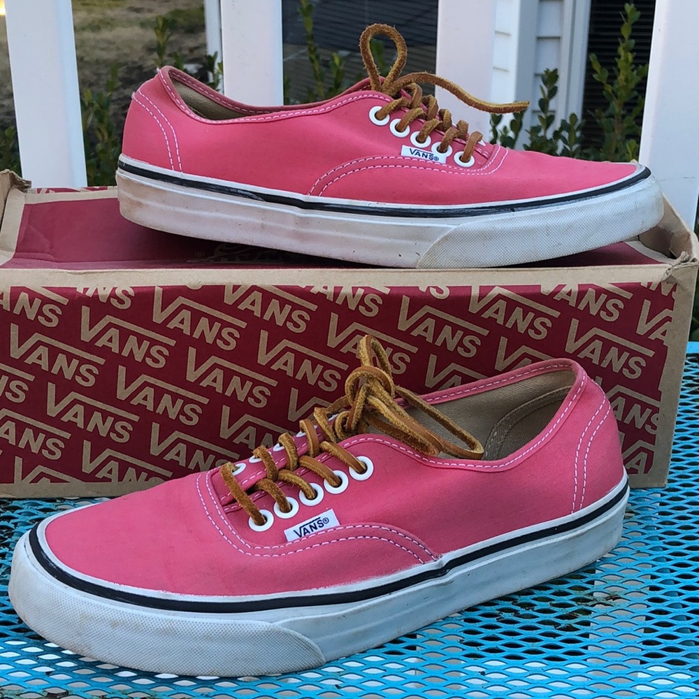 Vans of the wall pink slip on sneakers size 9